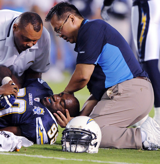 Junior Seau -- No. 55 Jersey Officially Retired During Emotional