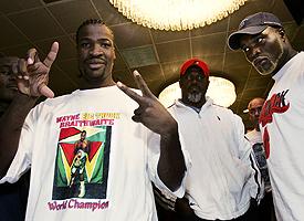 Wayne 'Big Truck' Braithwaite (left), Jean-Marc Mormeck (right)