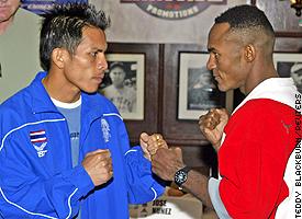 Terdsak Jandaeng (L), Joan 'Little Tyson' Guzman 