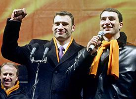 Klitschkos Vitali (left) and Wladimir