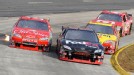 Hamlin manda en la �ltima parte de la carrera para vencer en Martinsville en la Nascar Sprint Cup