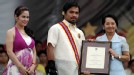 Manny fue recibido por m�s de tres mil personas en su tierra natal