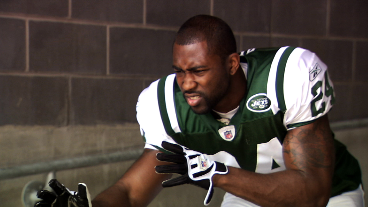 themag_100630_Darrelle%20Revis_16X92.jpg