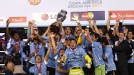 Uruguay venci� 3-0 a Paraguay y se consagr� campe�n de la Copa Am�rica por 15� ocasi�n en su historia. Todos los festejos y la palabra de los campeones y de los hinchas charr�as.