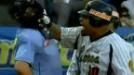 El receptor de los Vigilantes de Texas en grandes ligas, Yorvit Torrealba, agredi� a un umpire en la Liga Venezolana de B�isbol en un partido de su equipo Leones de Caracas.