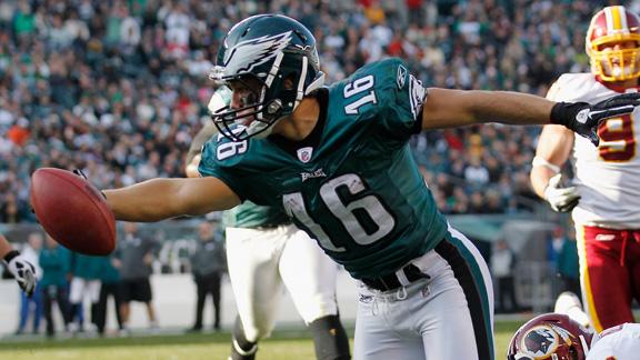 Video - Eagles Cruise, Win 4th Straight