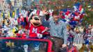 El 'quarterback' de los Giants de Nueva York Eli Manning, estrella del pasado Super Bowl, celebr� hoy en Disney World por todo lo alto la victoria de su equipo sobre los Patriots en el principal acontecimiento deportivo de Estados Unidos.