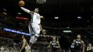 Rudy Gay tuvo 19 puntos y nueve rebotes, y Quincy Pondexter agreg� 17 puntos, un r�cord personal, para los Grizzlies, que cortaron una racha de tres derrotas para vencer a Timberwolves por 85-80.