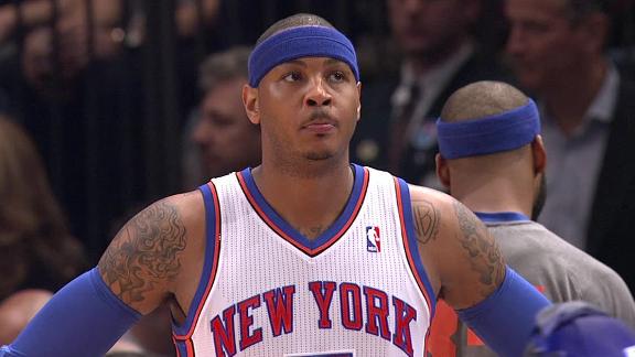 Knicks' Davis leaves Game 4 with knee injury