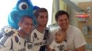 Richard M�ndez y Tato Noriega asistieron al Children's Hospital Los Angeles junto a H�ctor Jim�nez y Rafa Garc�a del L.A. Galaxy para llevarle regalos y alegr�a a los ni�os que reciben tratamiento.