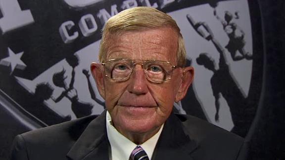 dm_120723_ncf_lou_holtz_penn_state_react