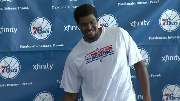 Bynum looking forward to staying with 76ers