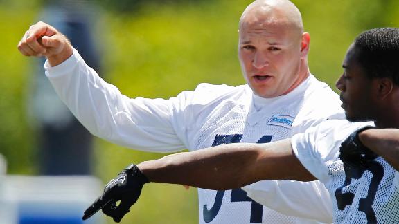 Urlacher: 'It's not going to feel comfortable'