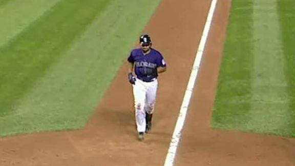 Dodgers' Kemp leaves after collision with wall
