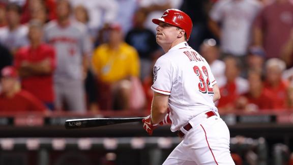Video - Bruce's Two-Run Shot Lifts Reds