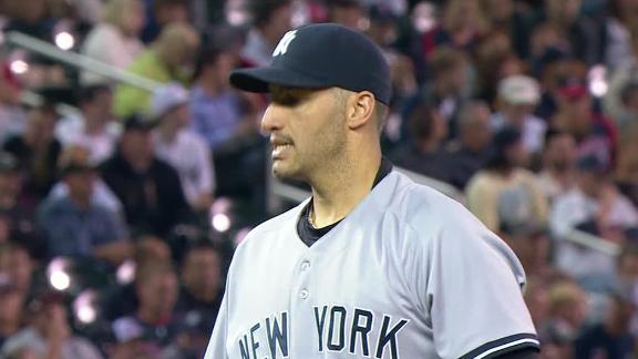 Pettitte solid as Yanks extend AL East lead