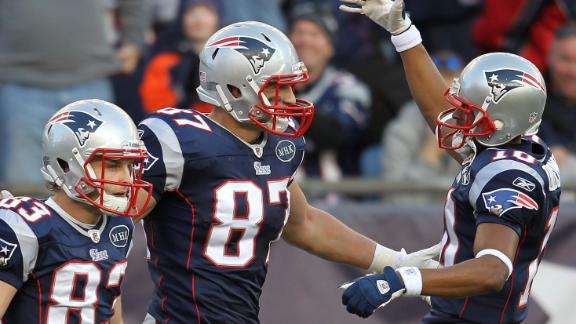 Source: Pats' Gronkowski (hip) likely to play