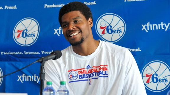 76ers to sit Bynum 3 weeks after knee therapy