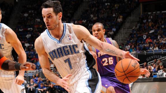 Magic drop 40 in third quarter to rally by Suns