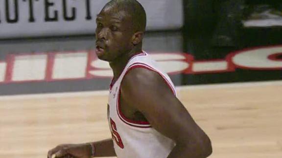 Bulls pull away in 2nd half, hand Magic 1st loss