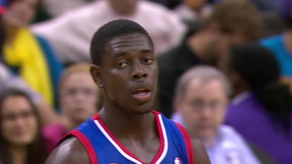 Holiday, 76ers grind out ugly win vs. Hornets