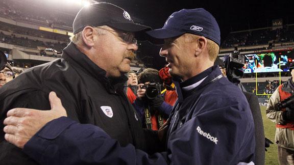 Cowboys VP Jones voices support for Garrett