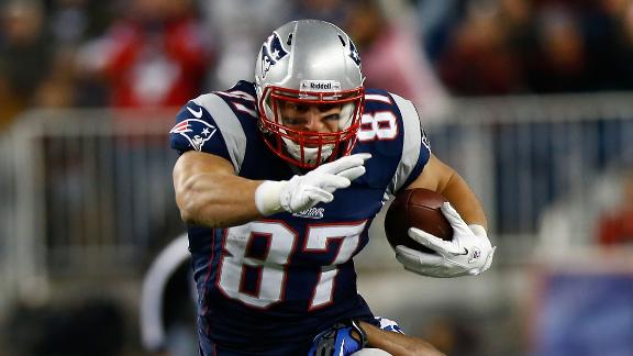 Video - Gronkowski Breaks Forearm In Pats' Win