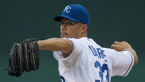 Royals sign pitcher Guthrie to $25M contract