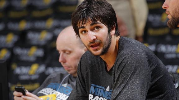 Wolves' Rubio back to practice after 9 months