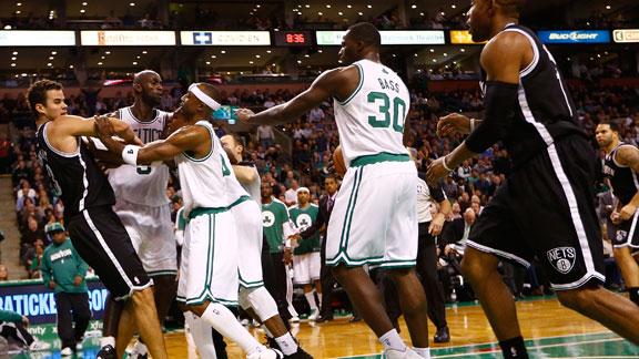 Rondo, Humphries, Wallace ejected after fight