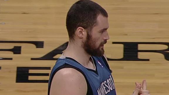 Wolves race to early lead, cruise past 76ers