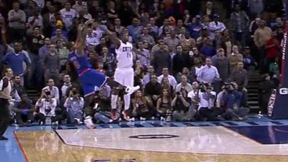 Smith's buzzer-beater lifts Knicks past Bobcats