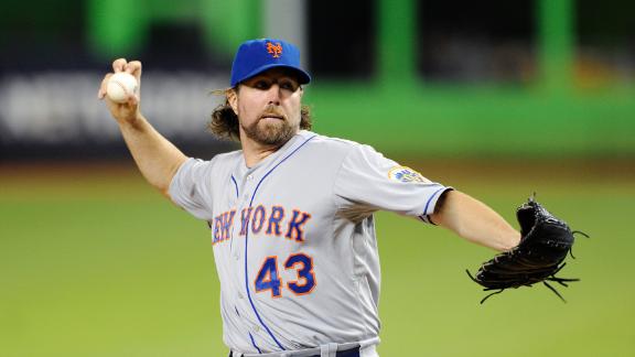 Source: Mets working on Dickey trade with Jays