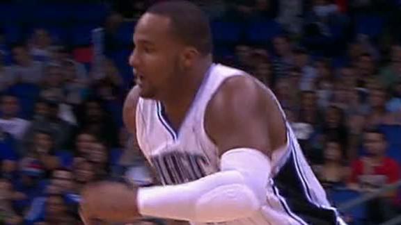 Davis, Magic halt Wolves' win streak at four