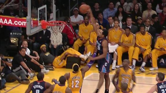 Kobe's 30 key Lakers' comeback vs. Bobcats