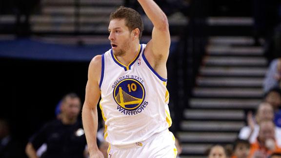 Lee's triple-double keys Warriors vs. Bobcats