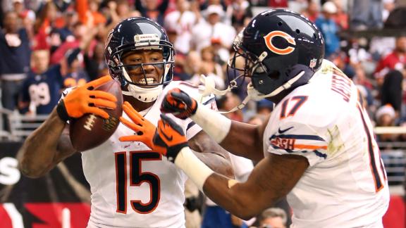 Bears handle Cards to keep alive playoff hopes