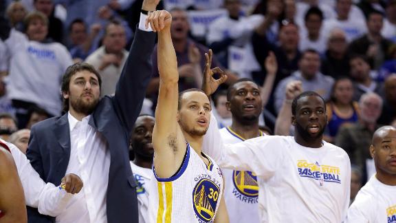 Warriors start fast, cruise past weary Clippers