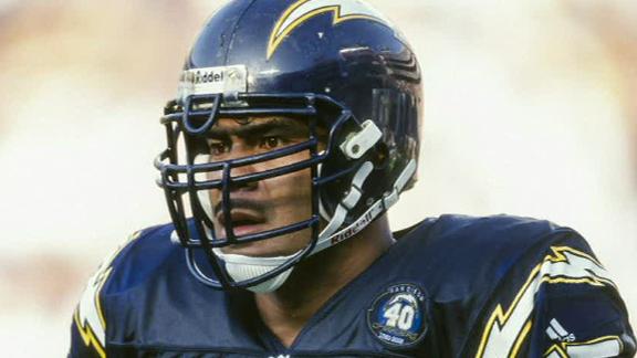Doctors: Seau's brain tests positive for CTE