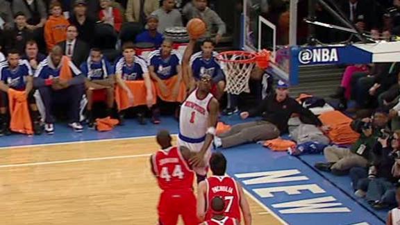 Video - Amar'e Stoudemire's One-Handed Jam