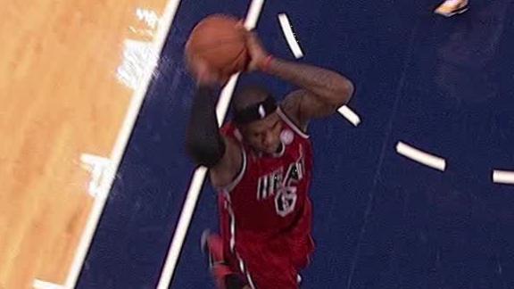 Video - LeBron James Two-handed slam