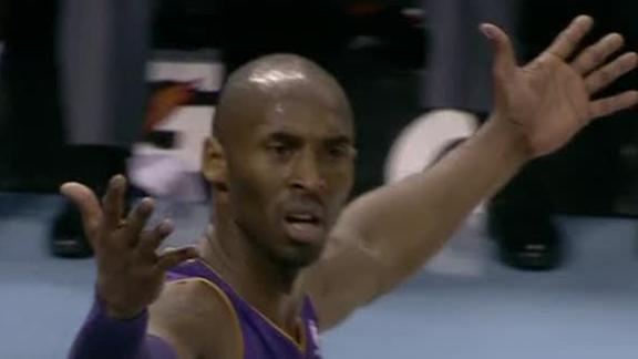 Lakers pull away in 4th, rally past Bobcats