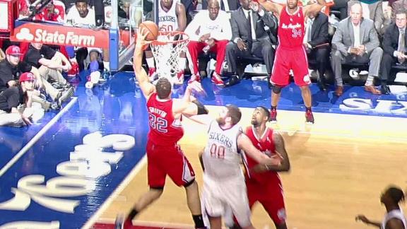 Video - Blake Griffin Switches Hands On Huge Slam