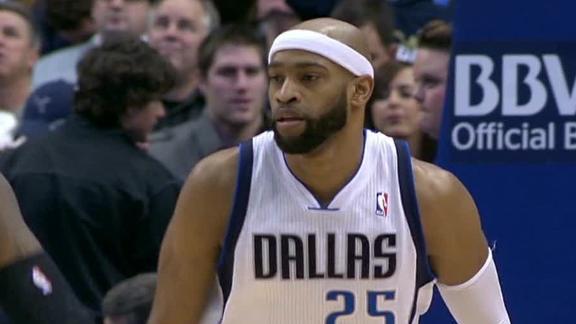 Carter passes Bird on scoring list as Mavs roll