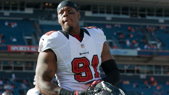 Cops: Bucs' Bowers caught with gun in luggage