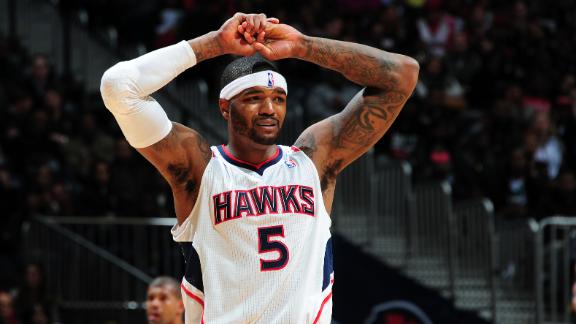 Hawks don't trade Smith, pull off minor deal