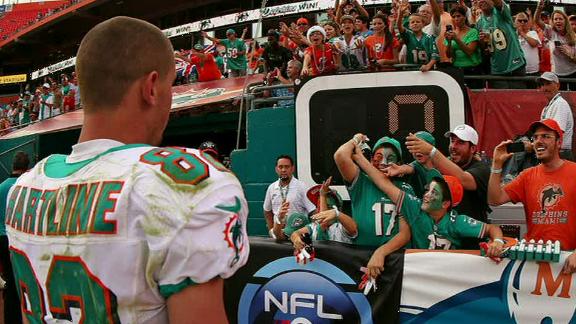 Hartline returns to Dolphins with 5-year deal