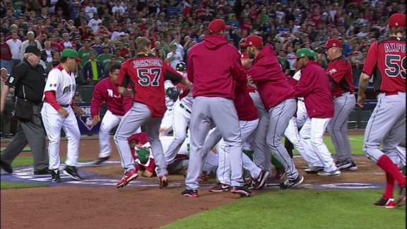Mexico, Canada exchange punches in WBC