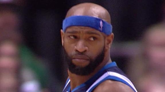 Carter clutch in 4th quarter as Mavs top Bucks
