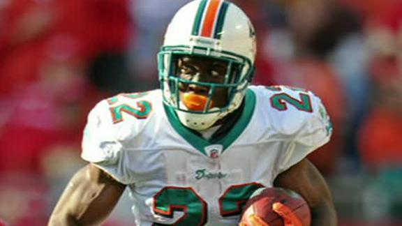 Lions agree to deal with ex-Dolphins RB Bush